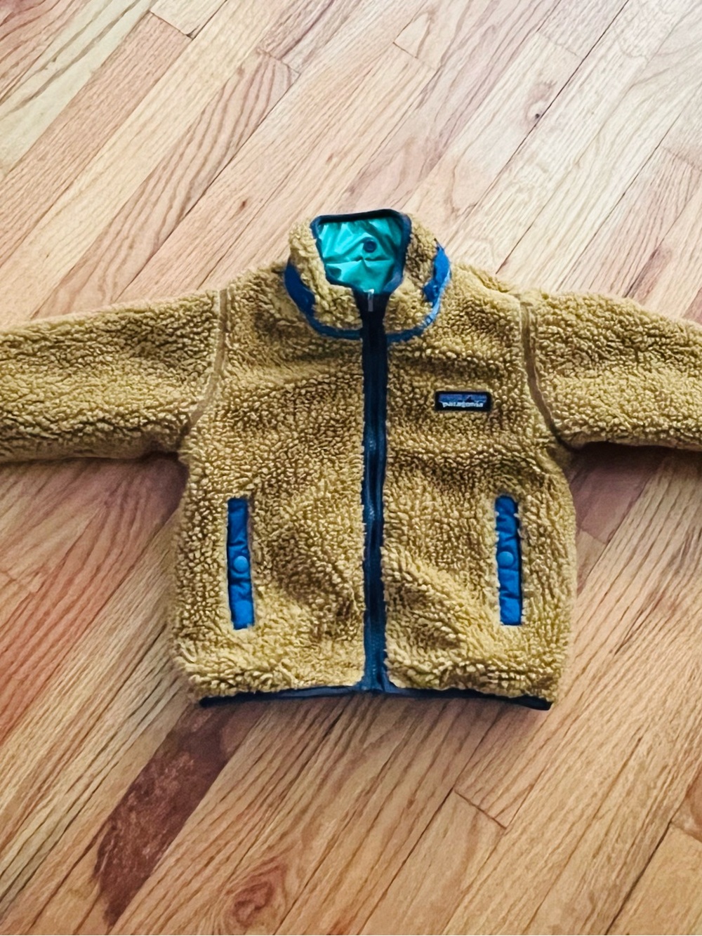 Patagonia Kids brown/blue reversible Jacket missing hoodie